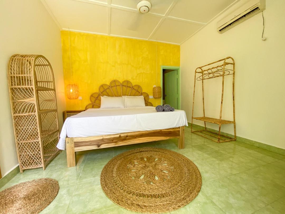 Готель Banana Surf House Аругам-Бей Екстер'єр фото